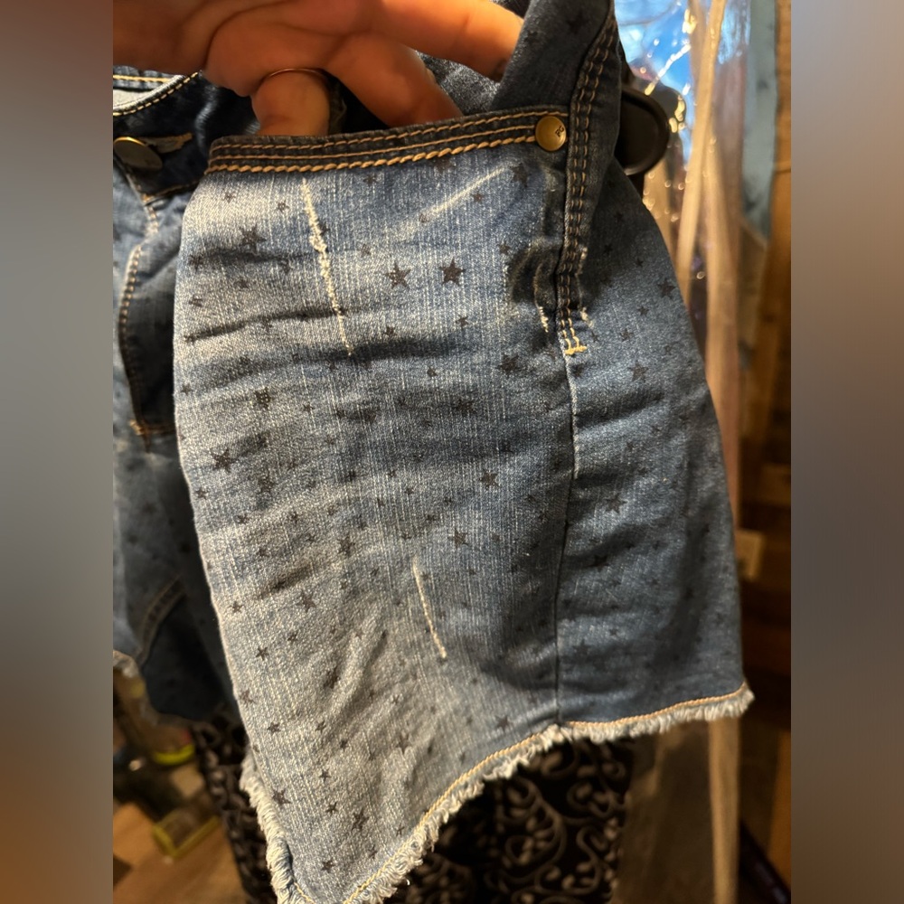 Shorts. Faded Glory Size 16. EUC - Picture 2 of 4